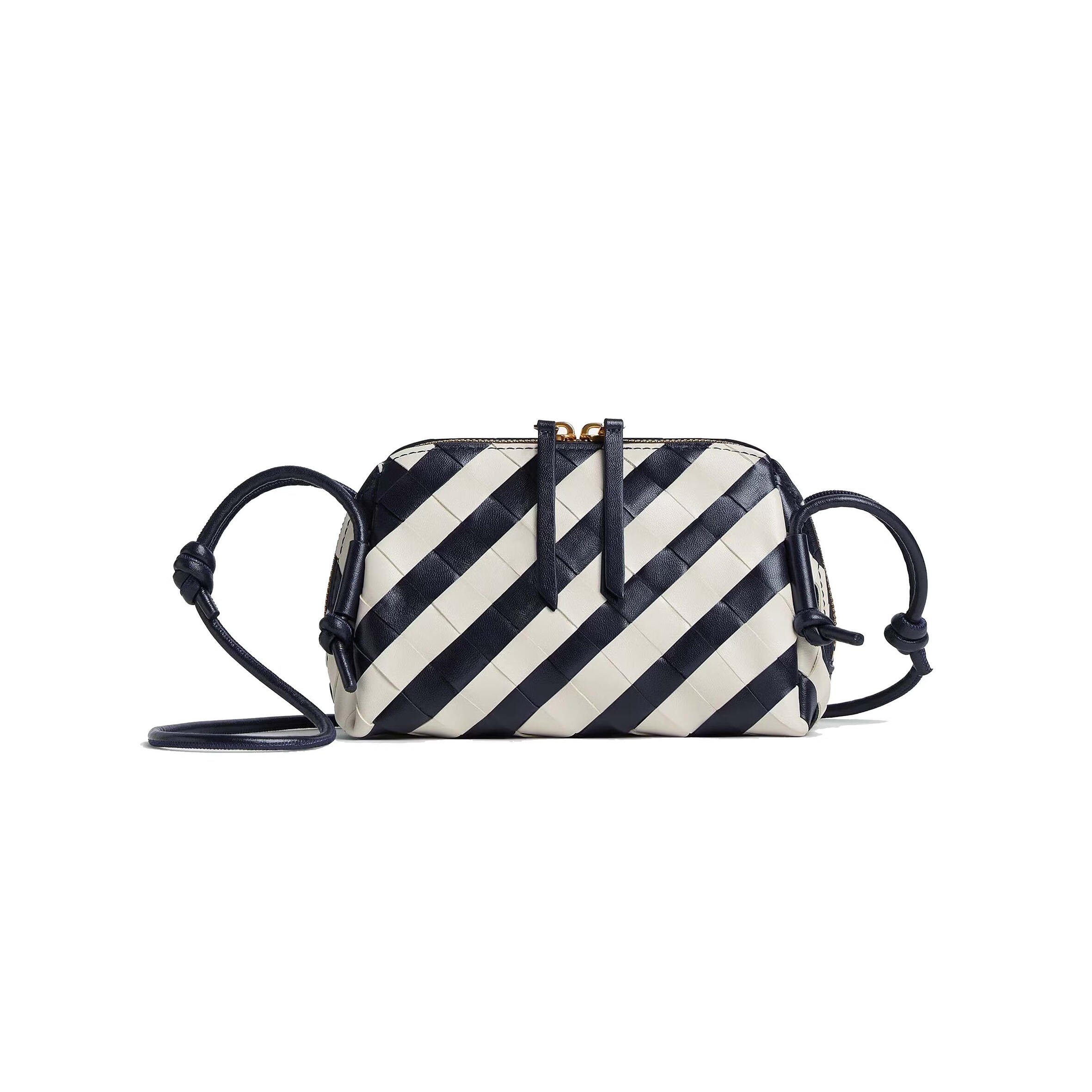 BOTTEGA VENETA CONCERT POUCH 794258 (18.5*11.5*8.5cm) 
